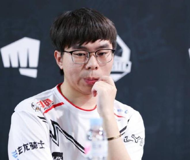 关于SHR绝杀JDG，369极限生还后反打宿命之战四强赛，锁定晋级资格的信息